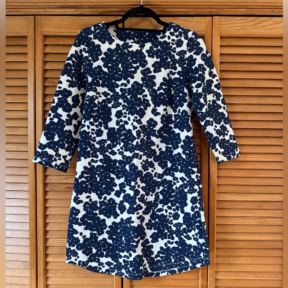 MAHI GOLD Hinkley Navy & Cream Floral mini Dress - 3/4 sleeve pullover - size XS